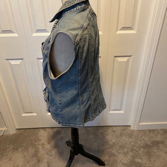 Women’s Chicos L Denim Vest - Picture 4 of 7